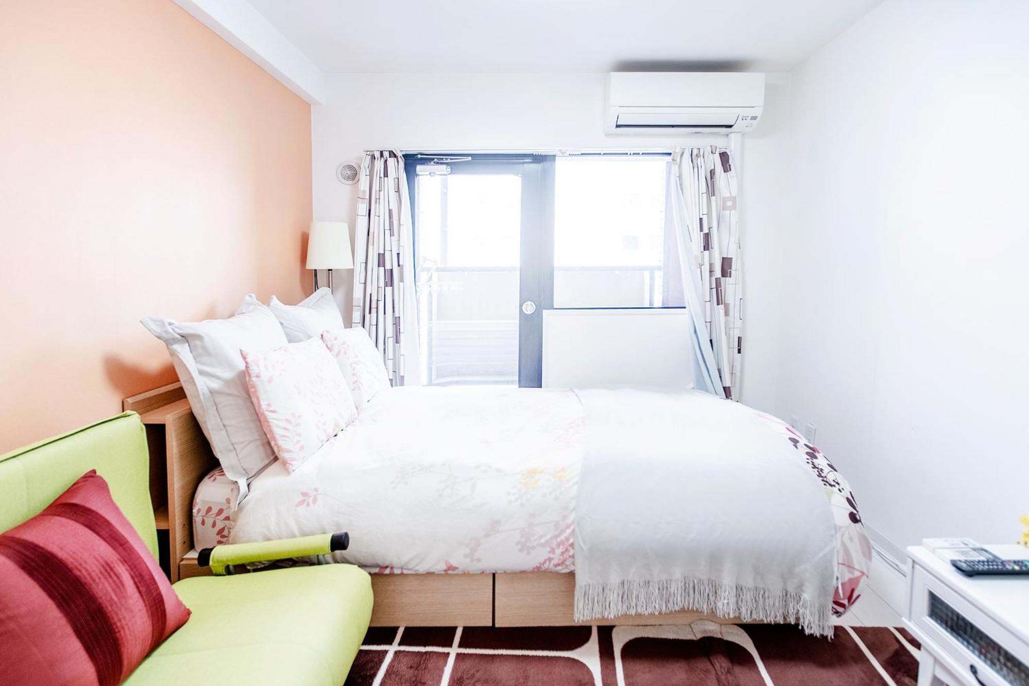 Shinjuku Ryokan Retreat: Local Tokyo Experience Near Higashi-Shinjuku Station Exterior photo